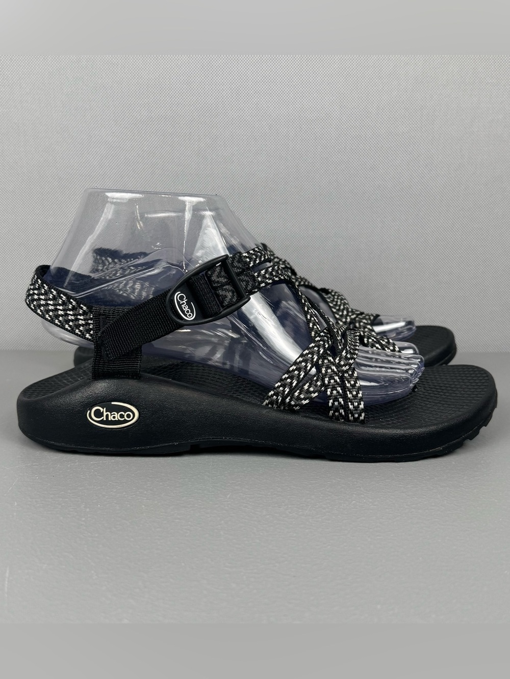 Chaco ZX/2 Classic Sandal Women 9 Boost Black Toe Loop Outdoor Hiking Sport